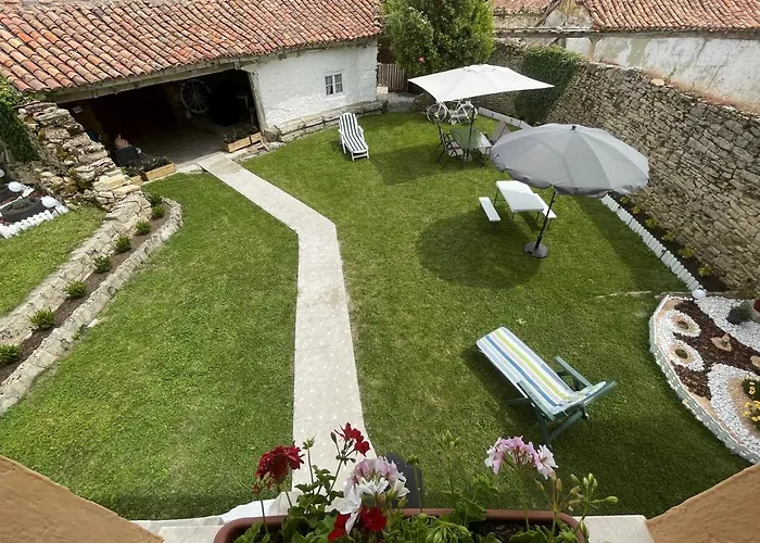 Casa: El Portalon De Valdivia * Pomar de Valdivia